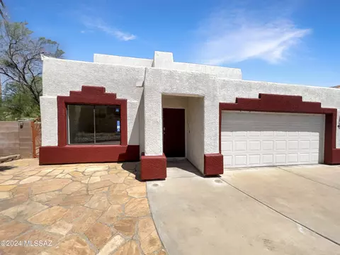 Exterior - 9477 E Lilly Bay Loop, Tucson, AZ 85710 photo 3 of 6