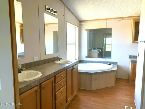 10470 S Robison Rd, Willcox, AZ 85643 photo 12