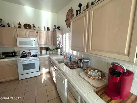 Kitchen - 202 N Cholla Dr, Pearce, AZ 85625 photo 3 of 4