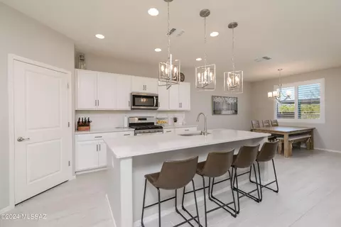Kitchen - 13935 E Silver Pine Trl, Vail, AZ 85641 photo 1 of 4