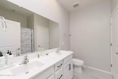 Bath - 13935 E Silver Pine Trl, Vail, AZ 85641 photo 1 of 1