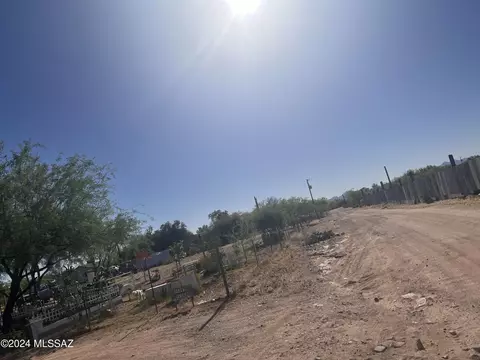 11865 W Keogh Rd, Tucson, AZ 85743