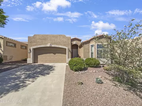 658 W Moorwood St, Green Valley, AZ 85614