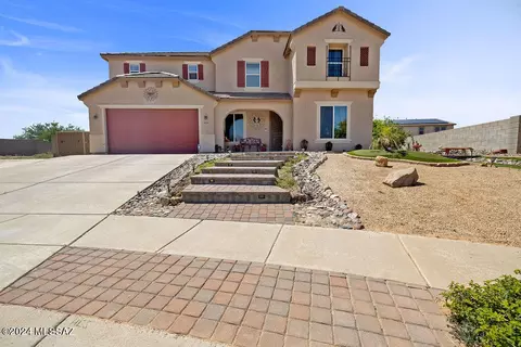 8131 W Eagle Heart Ct, Tucson, AZ 85757