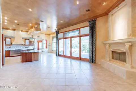 862 E Mt Wrightston Loop, Green Valley, AZ 85614 photo 8