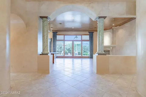 862 E Mt Wrightston Loop, Green Valley, AZ 85614 photo 4