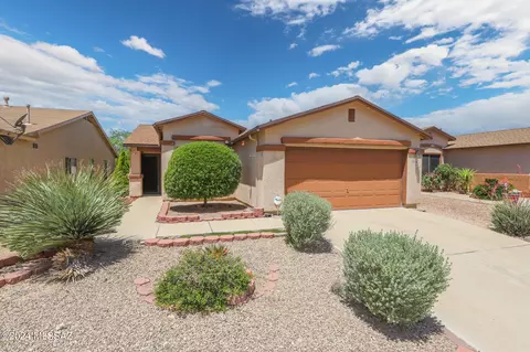 8104 S Teaberry Ave, Tucson, AZ 85747