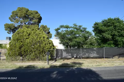 3913 S 4th Ave, Tucson, AZ 85714