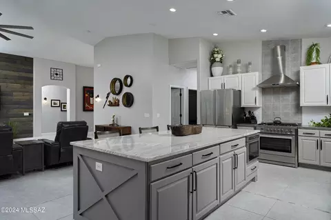 256 W Sacaton Canyon Dr, Oro Valley, AZ 85755