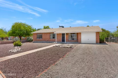 4858 E 13th St, Tucson, AZ 85711