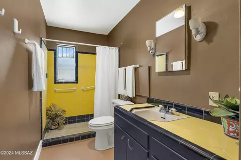 4858 E 13th St, Tucson, AZ 85711 photo 8