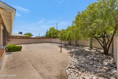 4858 E 13th St, Tucson, AZ 85711 photo 11