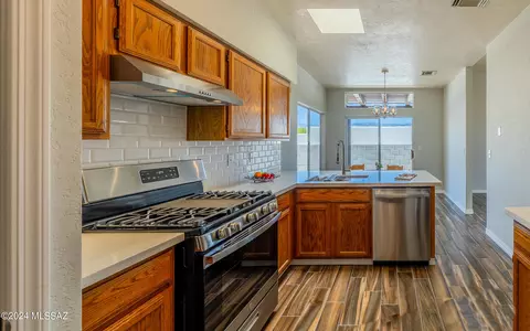 10401 E Thunderbolt Dr, Tucson, AZ 85748 photo 8