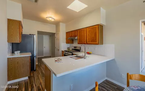 10401 E Thunderbolt Dr, Tucson, AZ 85748 photo 11