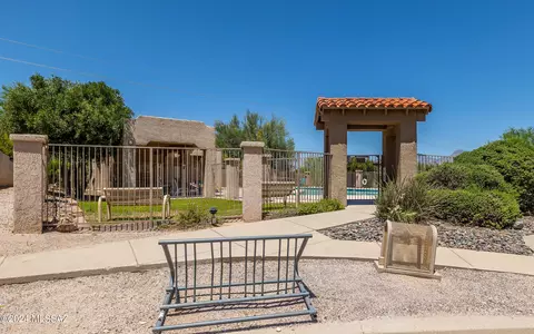 10401 E Thunderbolt Dr, Tucson, AZ 85748 photo 38
