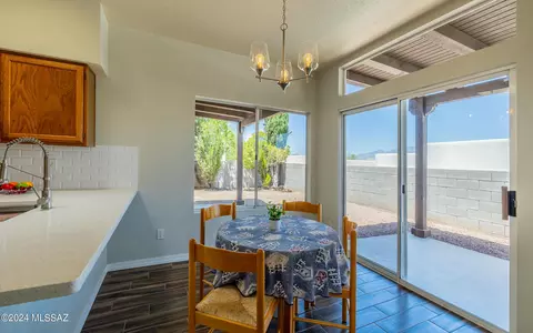 10401 E Thunderbolt Dr, Tucson, AZ 85748 photo 10