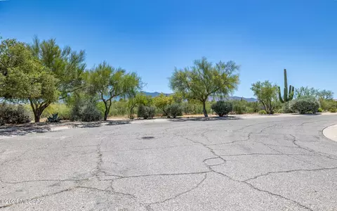 10401 E Thunderbolt Dr, Tucson, AZ 85748 photo 36
