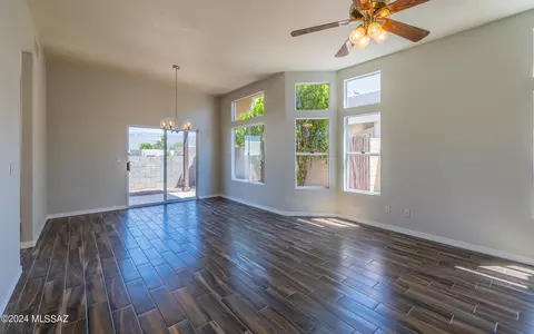 10401 E Thunderbolt Dr, Tucson, AZ 85748 photo 3
