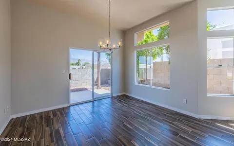 10401 E Thunderbolt Dr, Tucson, AZ 85748 photo 5