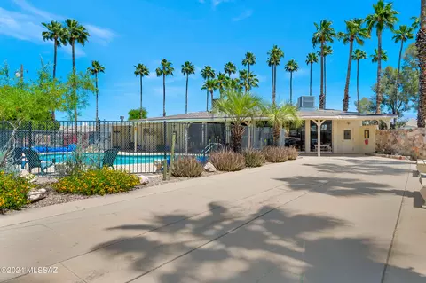 492 N Silverbell Rd #492A, Tucson, AZ 85745