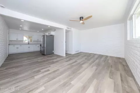 17 E Corona Rd, Tucson, AZ 85756 photo 11