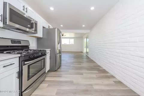 17 E Corona Rd, Tucson, AZ 85756 photo 8
