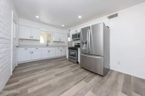 17 E Corona Rd, Tucson, AZ 85756 photo 7