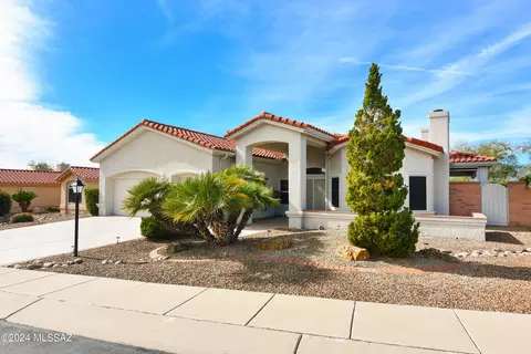 2020 E Bighorn Mountain Dr, Oro Valley, AZ 85755