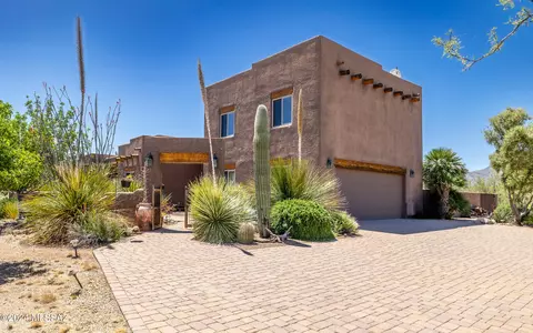 3790 E Tapia Dr, Vail, AZ 85641