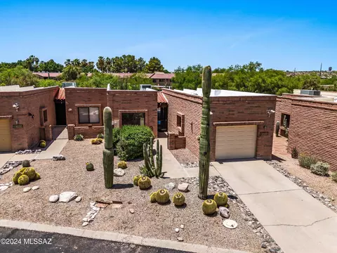1952 W Myrtlewood Ln, Tucson, AZ 85704