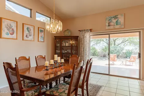 Dining - 62341 E Amberwood Dr, Saddlebrooke, AZ 85739 photo 3 of 5