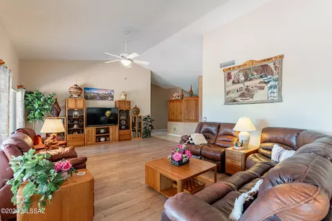 Living - 62341 E Amberwood Dr, Saddlebrooke, AZ 85739 photo 4 of 4