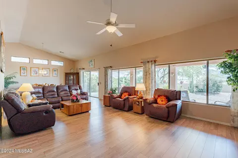 Living - 62341 E Amberwood Dr, Saddlebrooke, AZ 85739 photo 1 of 4