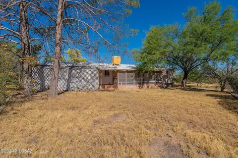 7601 N Steele Dr, Tucson, AZ 85743