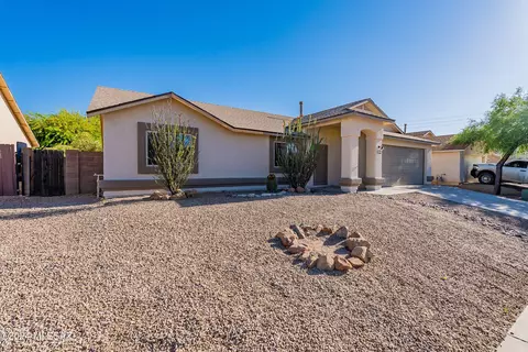 7988 E Snakeroot Dr, Tucson, AZ 85710