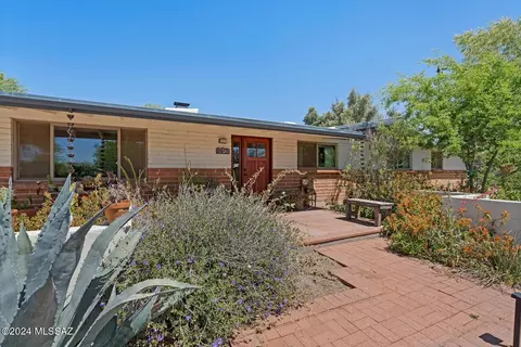 3416 E Waverly St, Tucson, AZ 85716