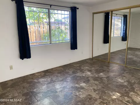 7724 E Kenyon Dr, Tucson, AZ 85710 photo 17