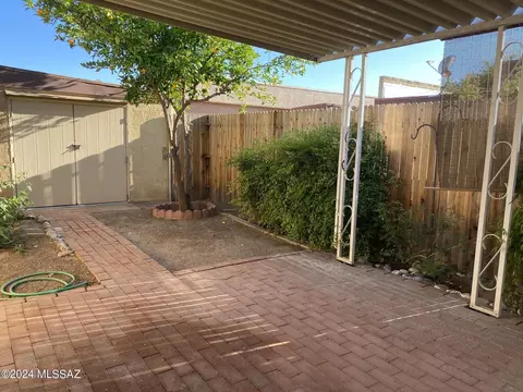 7724 E Kenyon Dr, Tucson, AZ 85710 photo 23