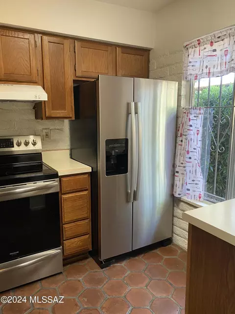 7724 E Kenyon Dr, Tucson, AZ 85710 photo 6