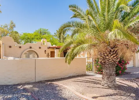 146 S Circulo Napa, Green Valley, AZ 85614