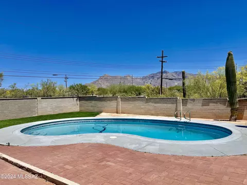 1550 W Placita Alinada, Tucson, AZ 85704