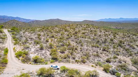 15704 Colossal Cave Rd E, Vail, AZ 85641 photo 2