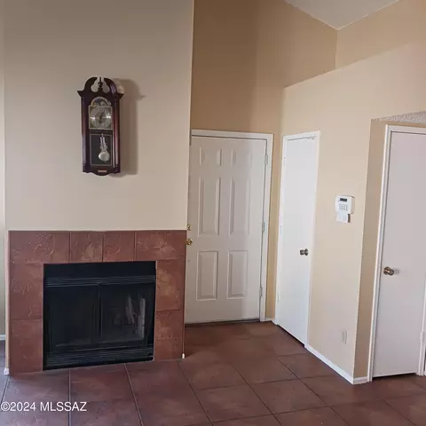 9720 E 1st St, Tucson, AZ 85748