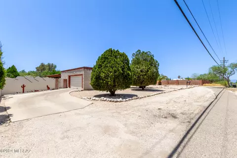 7858 E Cloud Rd, Tucson, AZ 85750