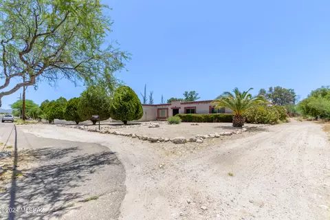 7858 E Cloud Rd, Tucson, AZ 85750 photo 4