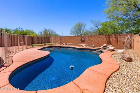 5932 S Starling Dr, Tucson, AZ 85747 photo 4