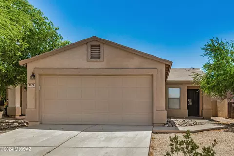 2572 E Knightsbridge Dr, Tucson, AZ 85706