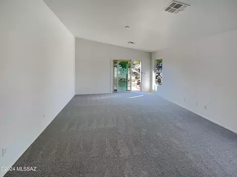 Living - 10086 E Desert Gorge Dr, Tucson, AZ 85747 photo 2 of 3