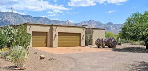 3880 E Golder Ranch Dr, Tucson, AZ 85739