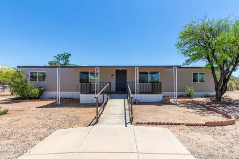8005 S Settler Ave, Tucson, AZ 85746